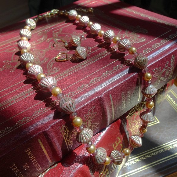 Handcrafted artisanal necklace & earring set made from Czech bicone beads - Picture 4 of 11